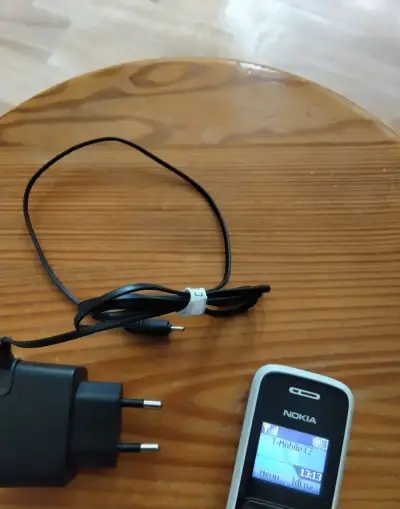 NOKIA 1209 + SIM karta