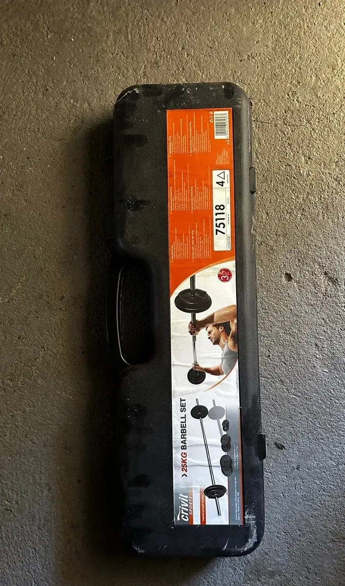 Rovná tyč 150cm se závažím 25kg.