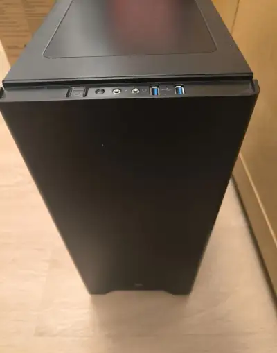 Skříň Corsair Carbide Series 275Q