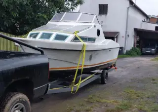 Kajutova lod 6.6x2.4m, možno motor, vlek