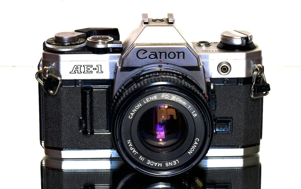 Canon AE-1 + FD 1,8/50mm STAV
