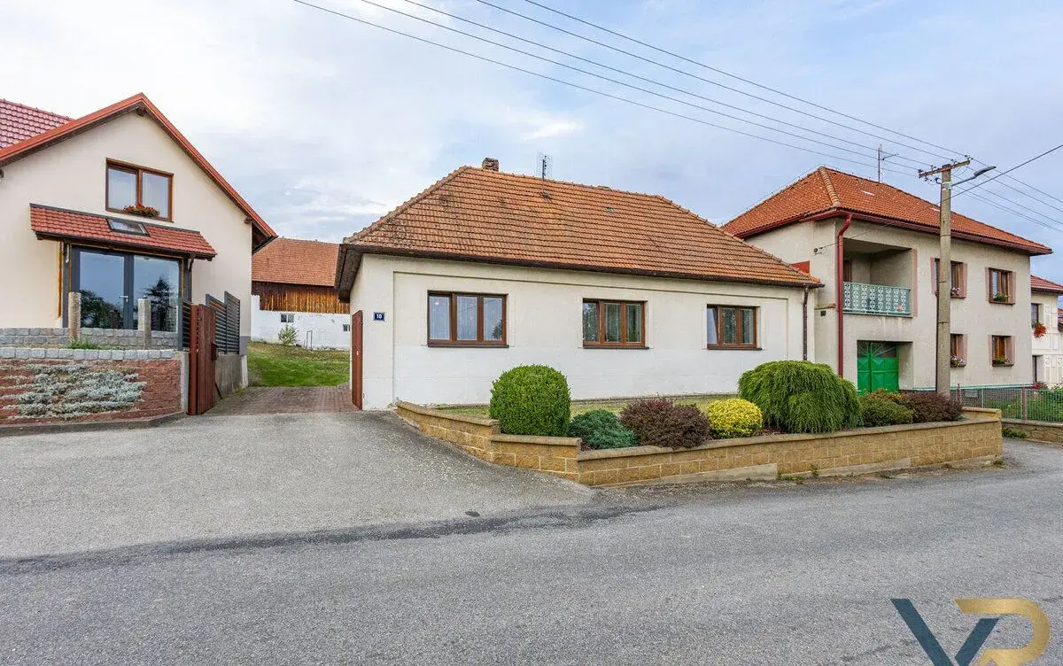 Prodej rodinného domu 171 m², pozemky 1 750 m², Částkovice (