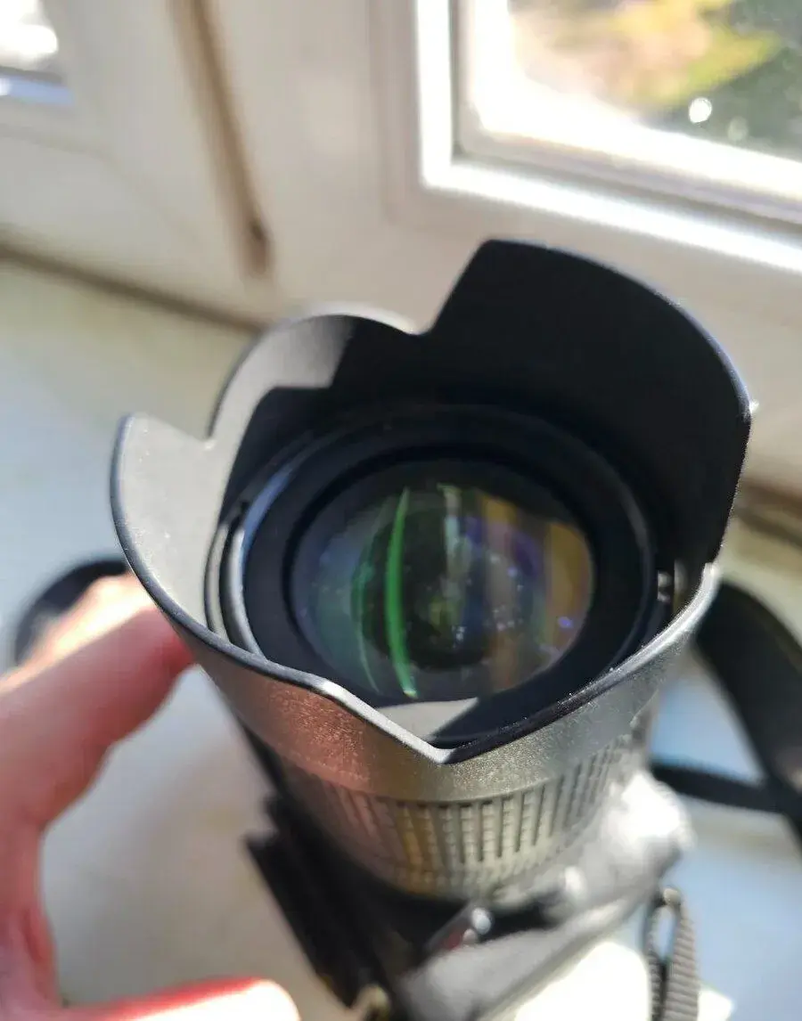 Nikon D90 + AF-S DX 18–105 mm VR + brašna + filtry