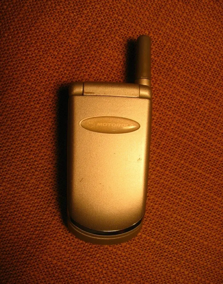 MOTOROLA V50 mobil z let 200x pro sběratele