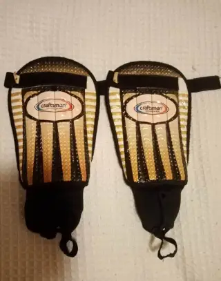 Chrániče na fotbal