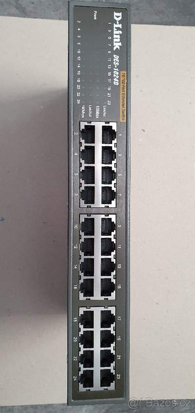 - Switch d-link 24port 10/100