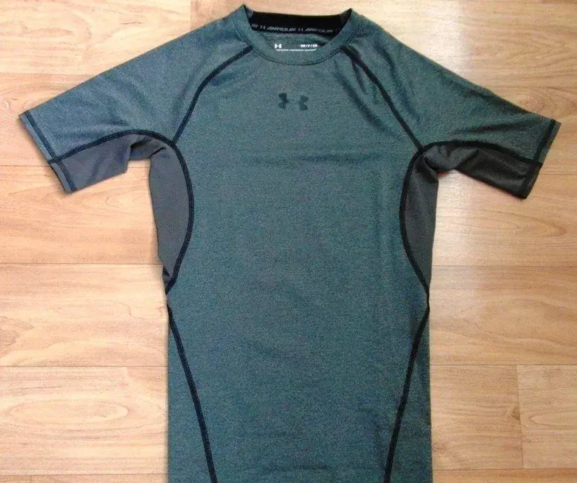 UNDER ARMOUR - COMPRESNÍ TRIKA HEAT GEAR "S" a "XS" (SR)