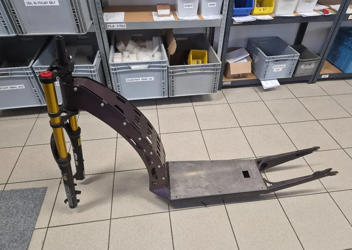 Rám na elektrokoloběžku