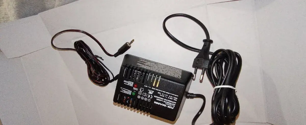 Automatická nabíječka PB baterií