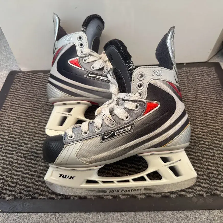 BRUSLE BAUER VAPOR XII, vel. 38/4,5 EE