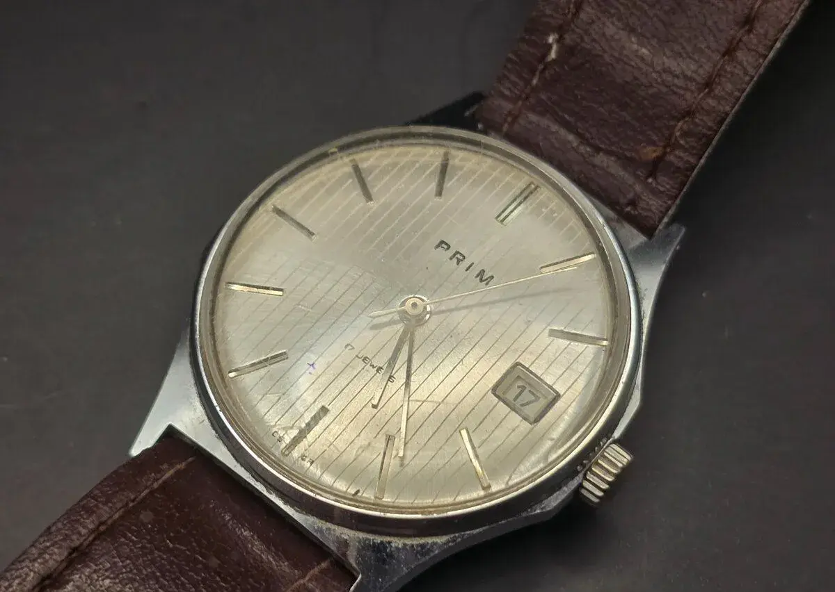 PRIM 17 Jewels – vintage hodinky s datumovkou