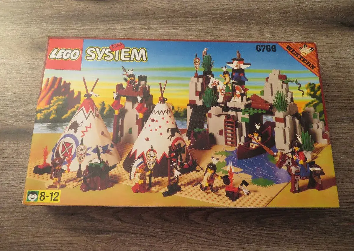 LEGO 6766 Rapid River Village
