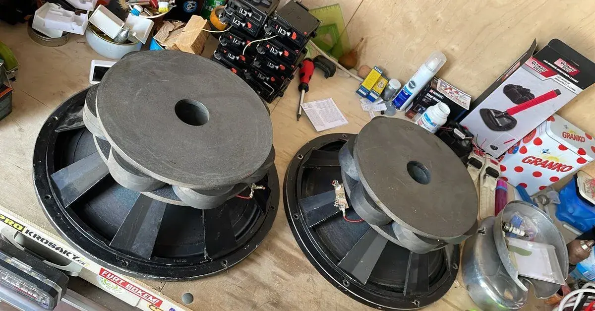 2ks basové reproduktory 15” AC akustika na REPAS