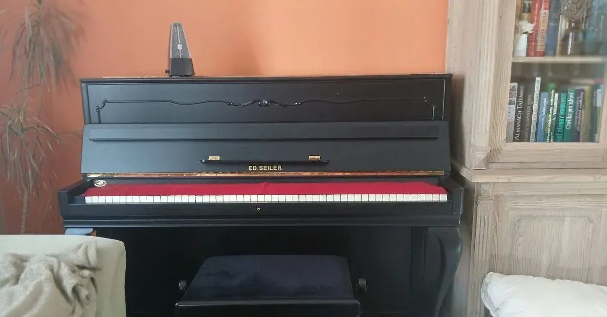 Pianino chippendale Ed.Seiler + židle