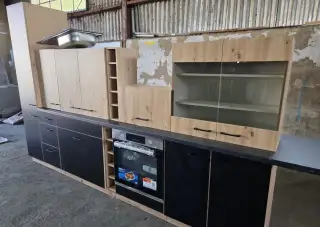 Kuchyňská linka 315 cm – KOMPLET se spotřebiči