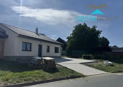 Pronájem novostavby rodinného domu 5+kk, Lukavec, 857m2