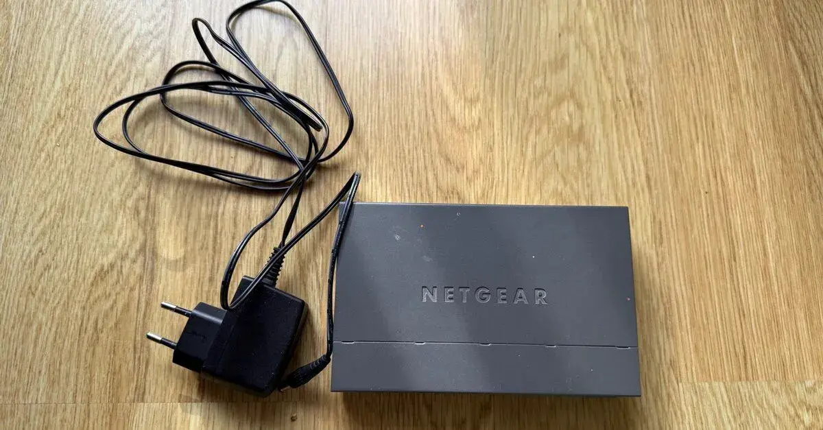 Netgear GS308 - Switch, 8 portů 10/100/1000Base-T