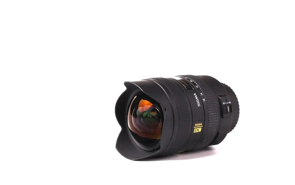 Sigma 8-16 mm f/4.5 - 5.6 (Canon)