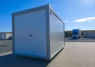 Stavební buňka s vraty 4,1 m – sklad, garáž