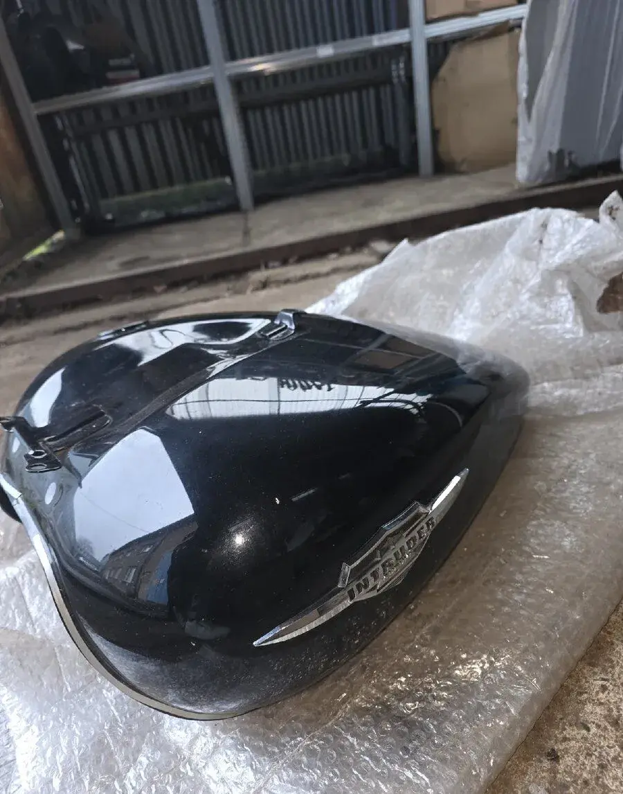 Suzuki intruder volusia Nádrž