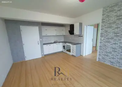 Pronájem bytu 2+kk/terasa, 50 m² Dubová, Pardubice - Svítkov