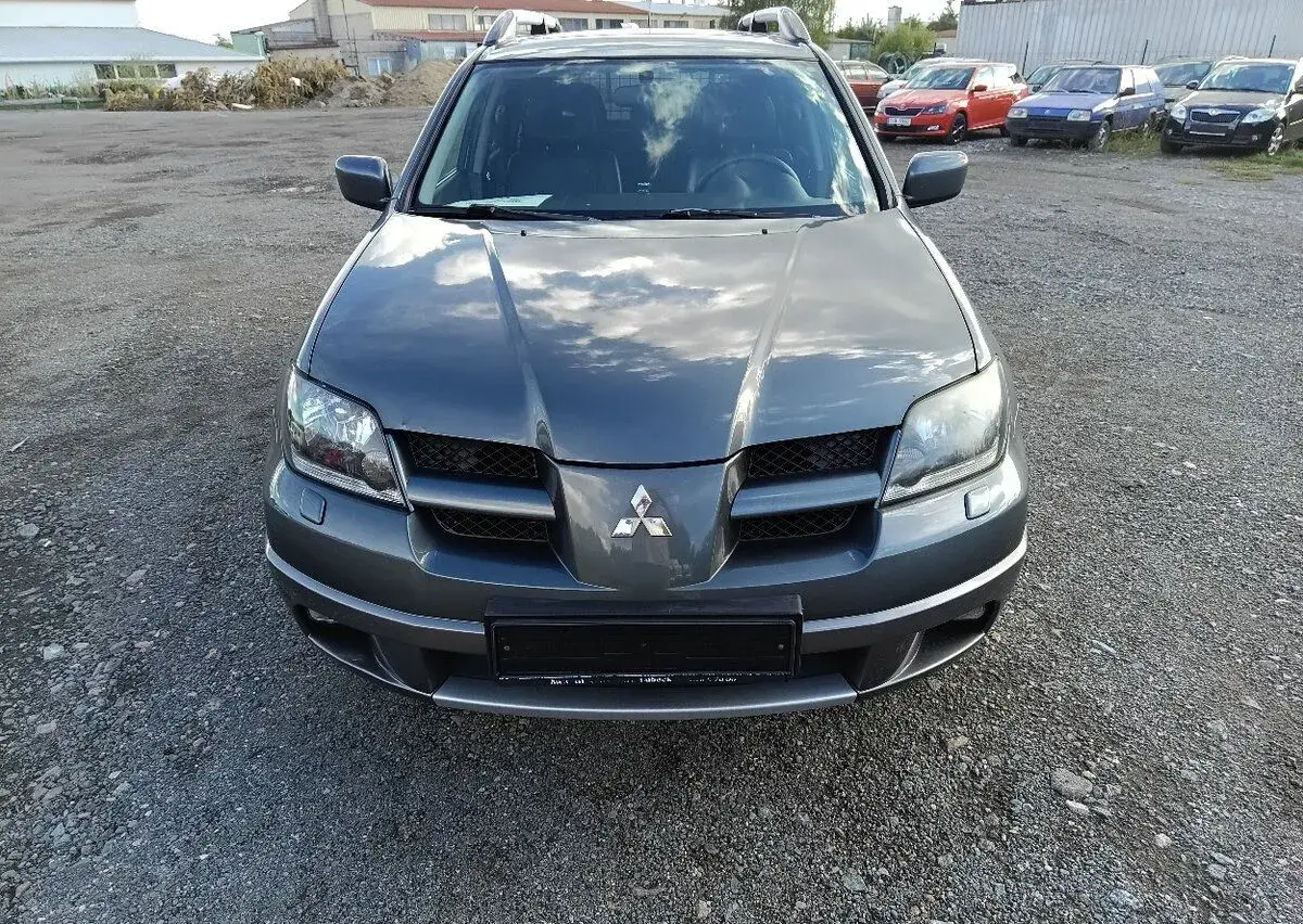 Mitsubishi Outlander – 2004, 181 000 km