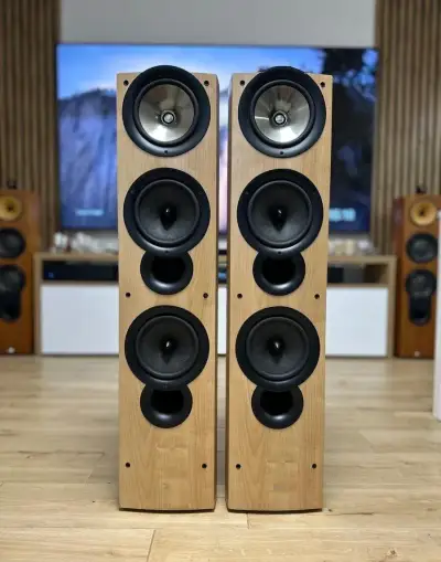 KEF IQ9