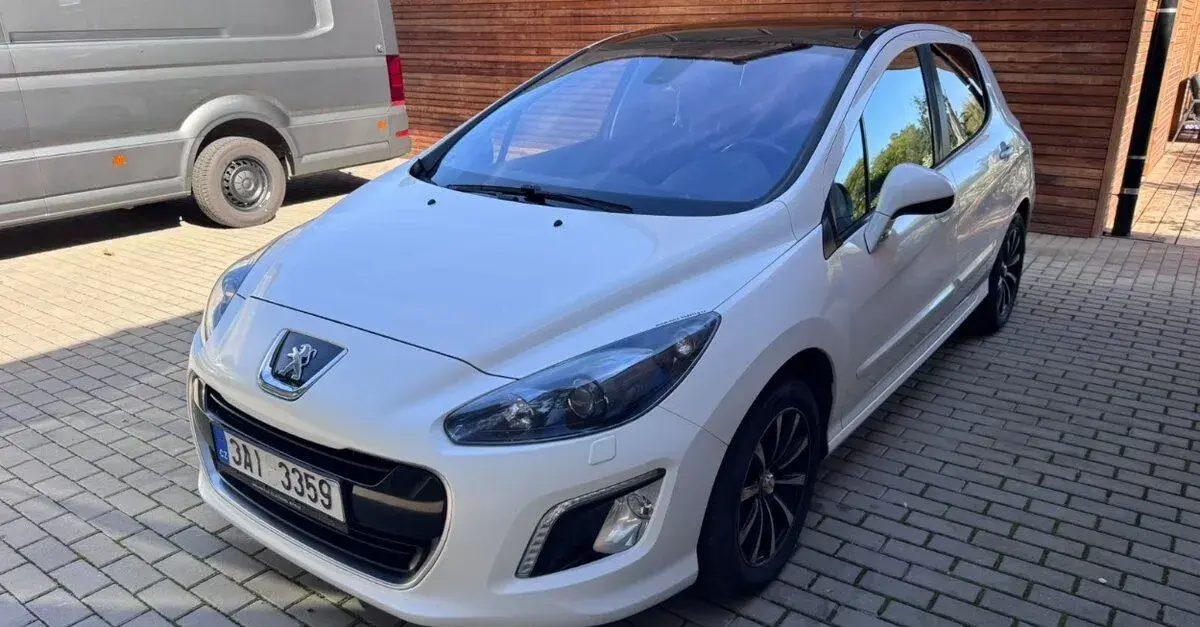 Peugeot 308 – 2013, 15 000 km