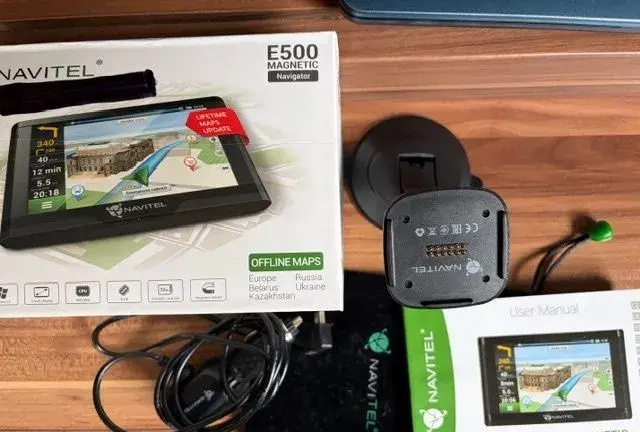 Navigace Navitel E500 magnetic