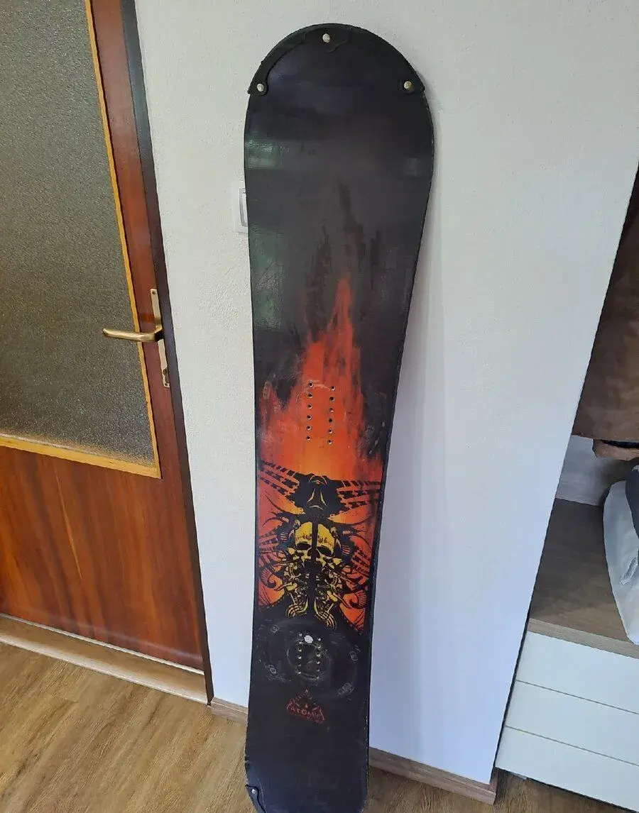 Snowboardové prkno ATOMIC
