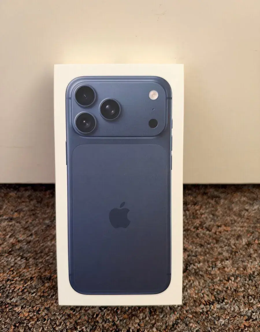 Apple iPhone 17 Pro Max 512gb. Top stav, rok zaruka, 96 %