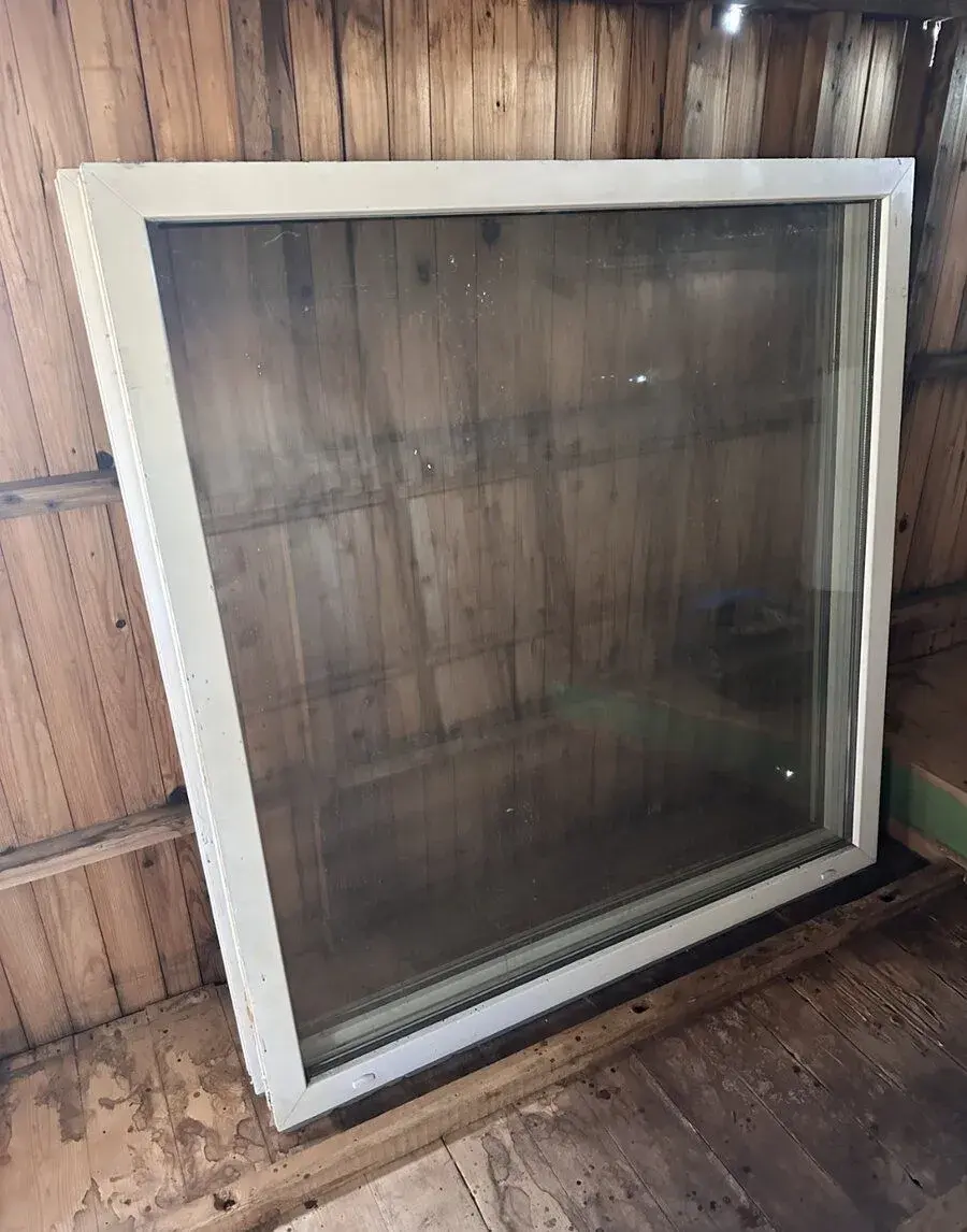 FIXNÍ OKNO 148x153 - K dispozici: 2 KUSY