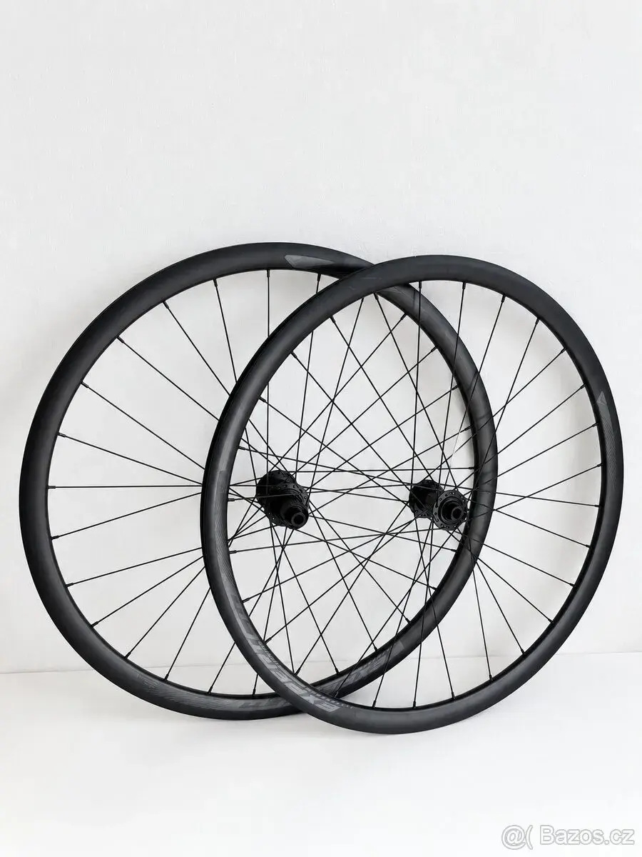 Zapletená kola Merida Expert CW 700C