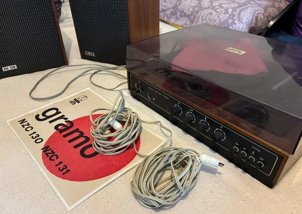 Tesla NZC 130 Stereo + reprobedny RK 09 + tištěný návod