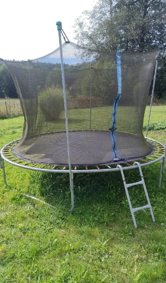 Trampolinu