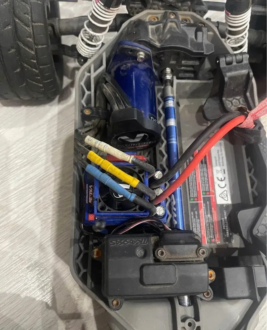 traxxas rustler VXL 4x4 výměna za skutr/ nebo expedici