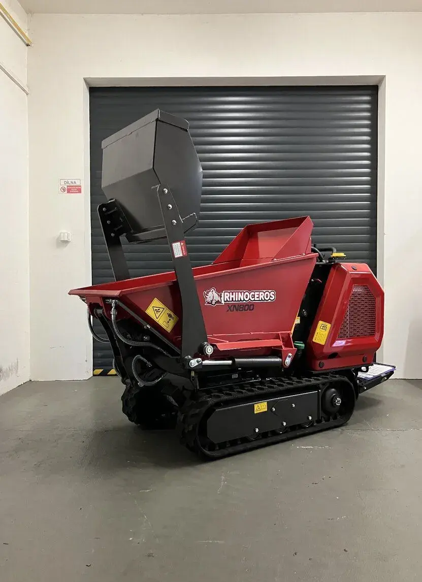Pásový minidumper XN 800, motor Kubota