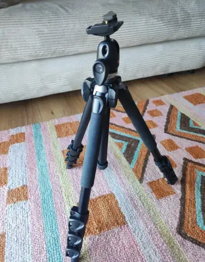 Stativ Manfrotto téměř nepoužívaný
