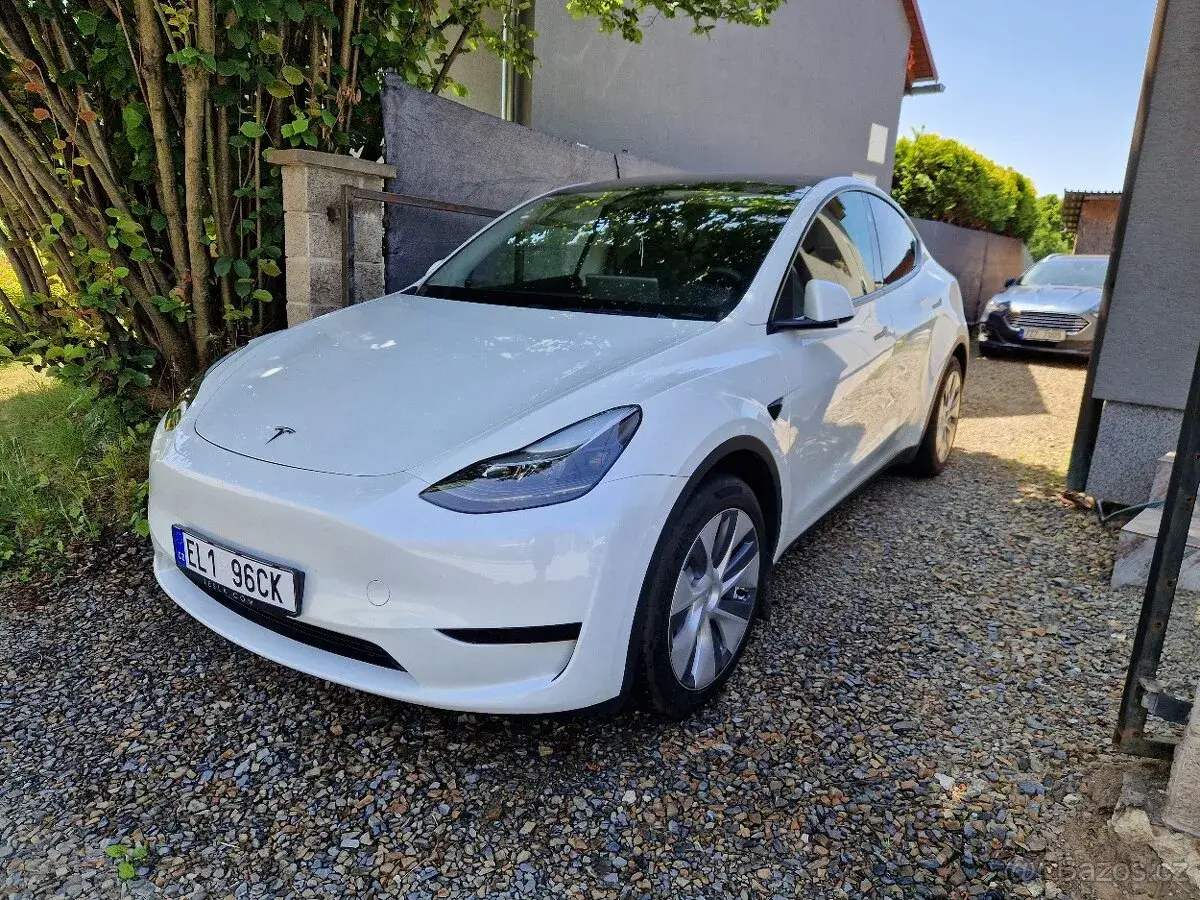 Tesla Y – 15 000 km
