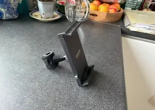 Držák mobilu na hlavovou opěrku PPYPLE