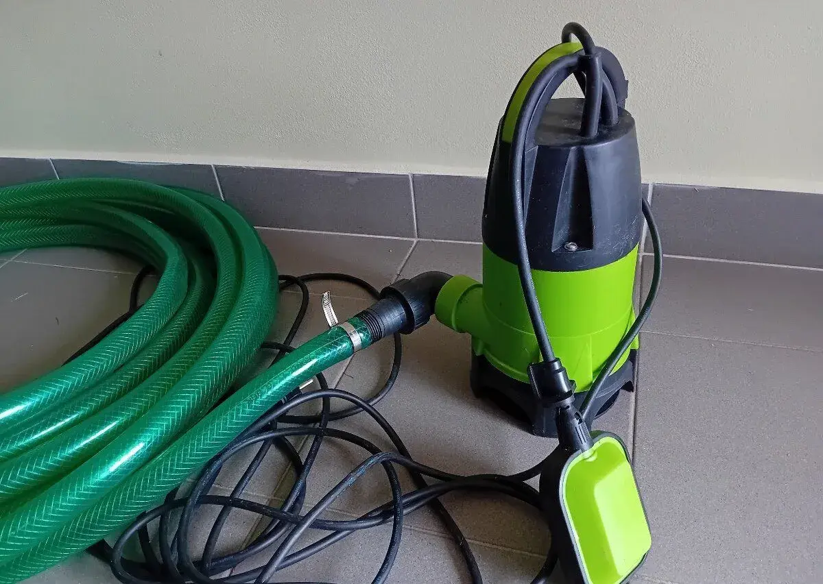 Čerpadlo Fieldmann včetně hadice
