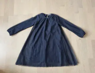 Modré třpytivé šaty vel. 140