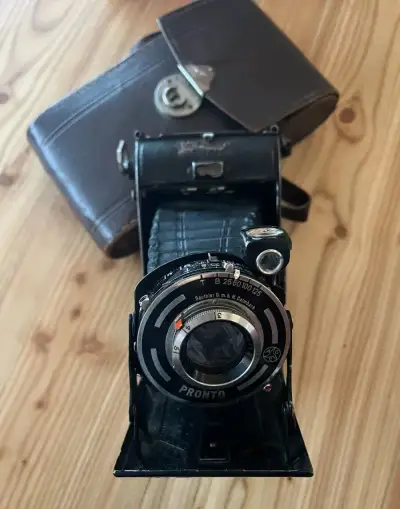 Historický fotoaparát PRONTO Gauthler G.m.b.h. Calmbach