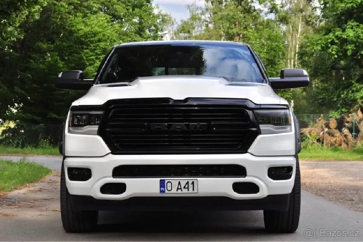 RAM 1500 Laramie Sport Crew Cab Longbed 5.7 V8 HEMI 2024