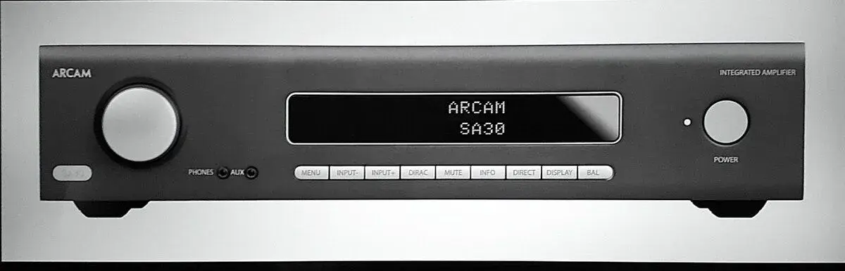 Zesilovač ARCAM 30- DAC, Streamer, DIRAC