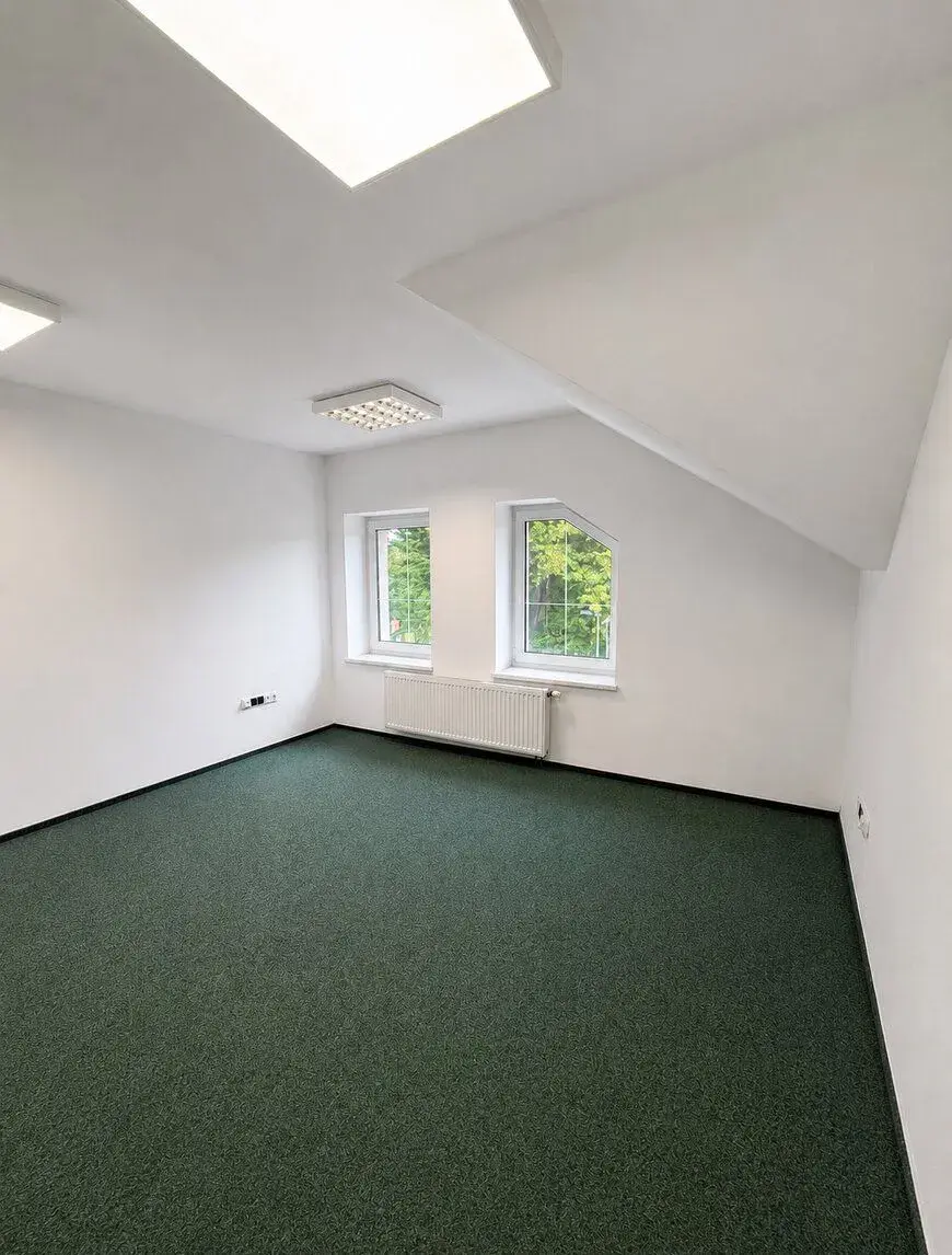 Pronájem kancelářského prostoru – 18 m2 Bučiska, Rožnov p.R