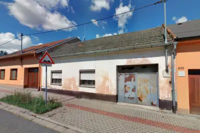 Prodej podílu id. 1/25 rodinného domu - Staré Město u UH