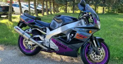 LEGENDÁRNÍ YAMAHA YZF 750r
