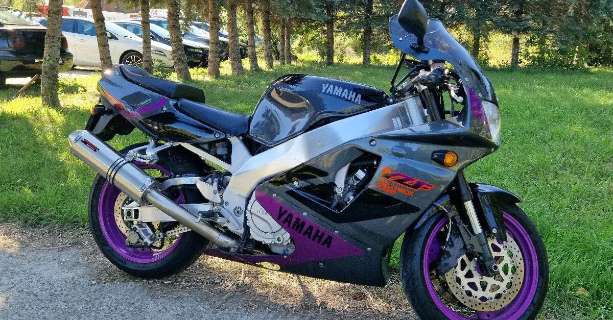LEGENDÁRNÍ YAMAHA YZF 750r