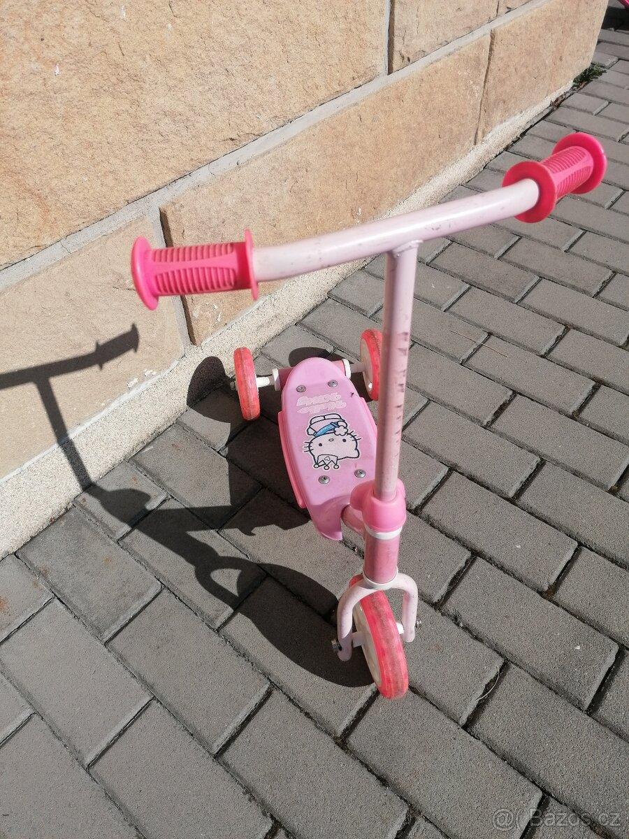 Dívčí koloběžka s Hello Kitty